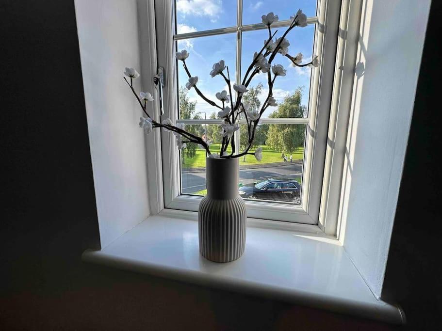 Waterside Mufc & Trafford Centre Townhouse 4 Bedroom Free Parking แมนเชสเตอร์ ภายนอก รูปภาพ