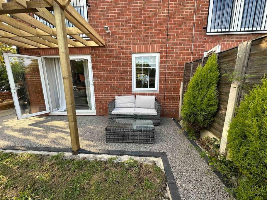 Waterside Mufc & Trafford Centre Townhouse 4 Bedroom Free Parking แมนเชสเตอร์ ภายนอก รูปภาพ