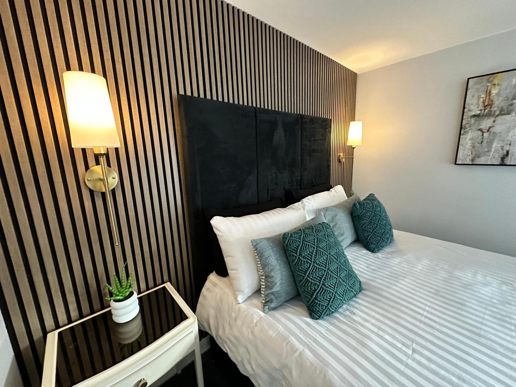 Waterside Mufc & Trafford Centre Townhouse 4 Bedroom Free Parking แมนเชสเตอร์ ภายนอก รูปภาพ