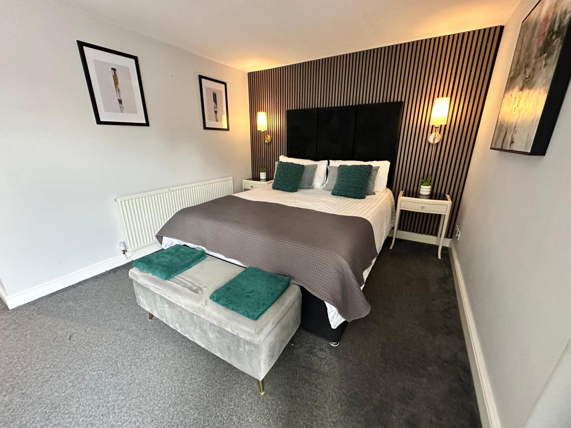 Waterside Mufc & Trafford Centre Townhouse 4 Bedroom Free Parking แมนเชสเตอร์ ภายนอก รูปภาพ